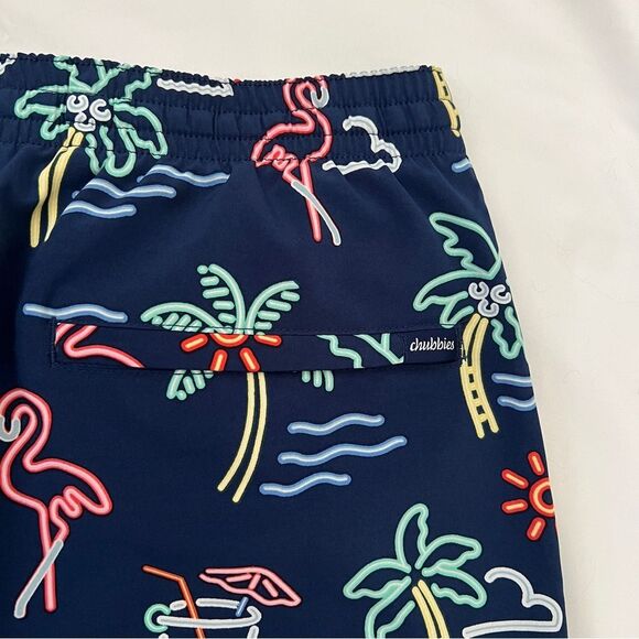 chubbies 7” Inseam swim trunks Men Size XXL Blue Tropical Flamingos Palm trees - Picture 3 of 5